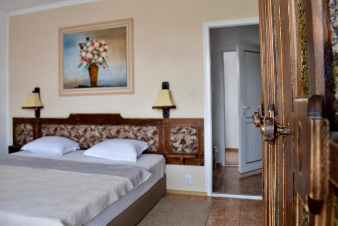 Family Hotel Apolonia Szozopol Kültér fotó